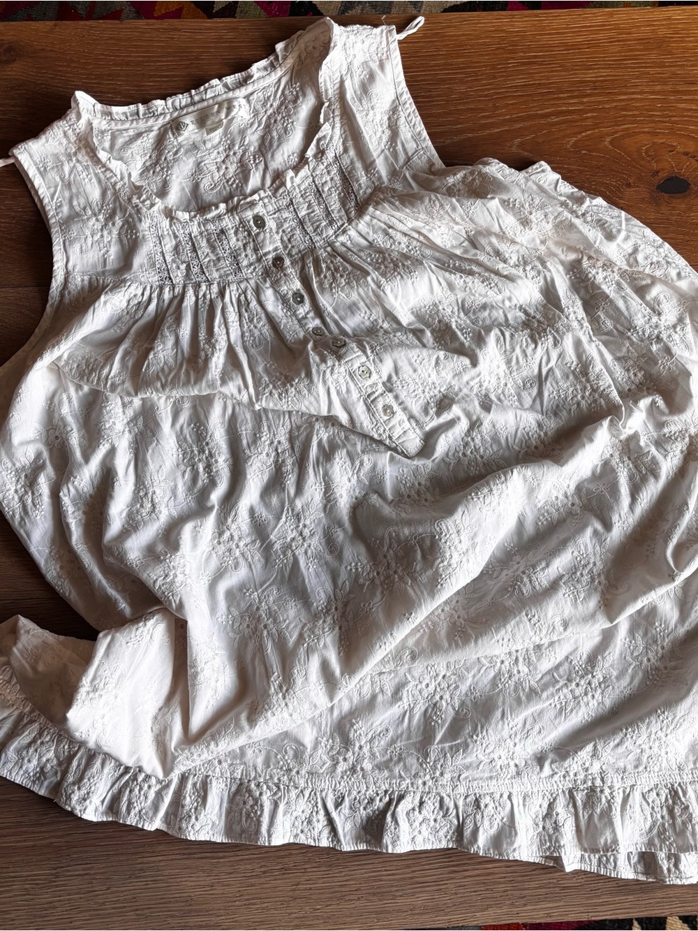 Beautiful Vintage Ivory Cotton Lawn Nightgown by Eileen West
M